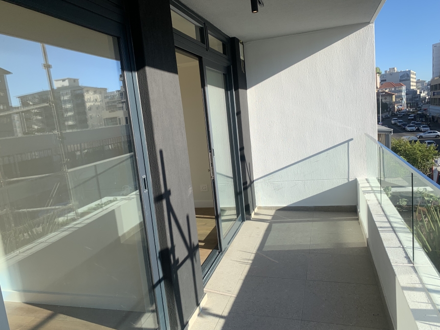 1 Bedroom Property for Sale in Sea Point Western Cape